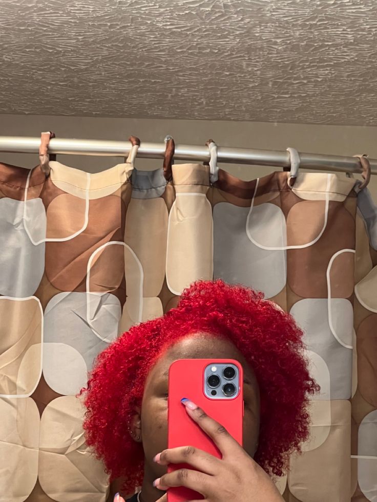 Short Dyed Hair, Pressed Natural Hair, Basketball Hairstyles, Dyed Curly Hair, Silk Press Natural Hair, Red Era, Colourful Hair, Dyed Hair Inspiration, Dyed Natural Hair