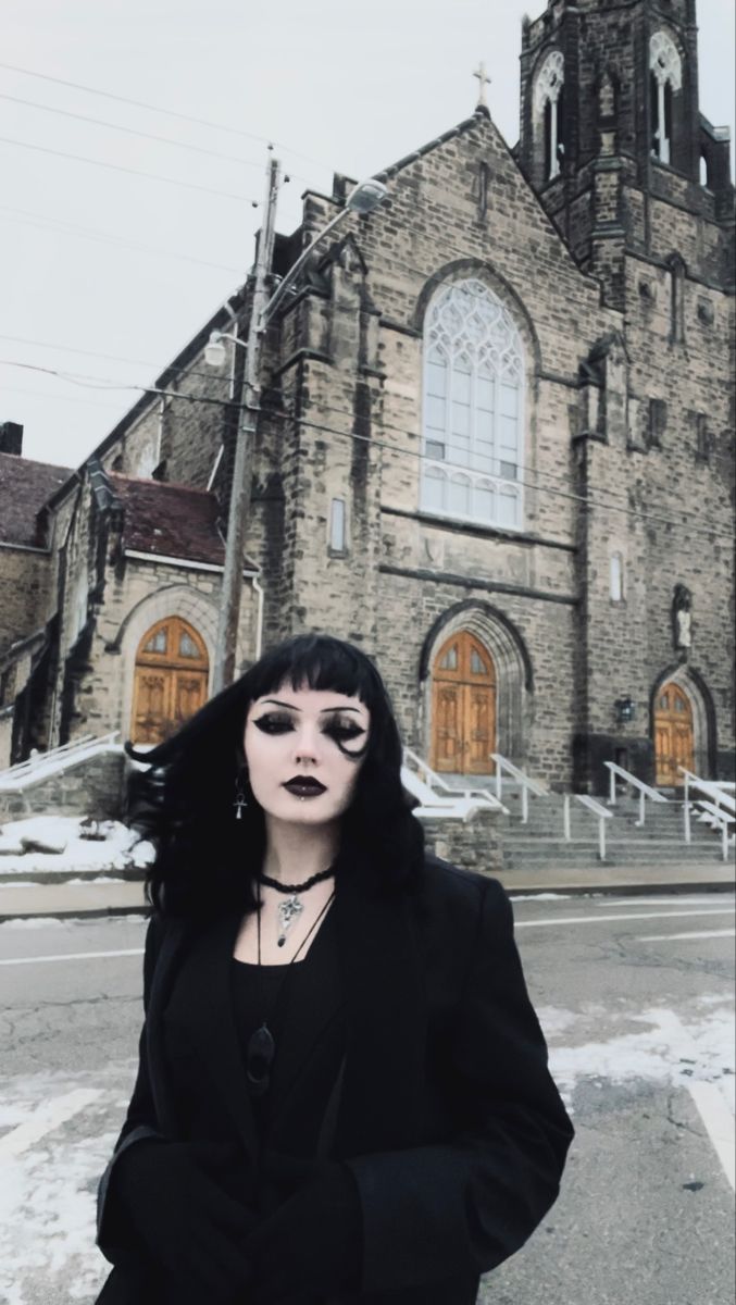 Goth Nurse Aesthetic, Goth Woman Aesthetic, Goth Doctor, Clean Goth Aesthetic, Goth Glasses, Old Goth, Goth Looks, Neo Goth, New Goth