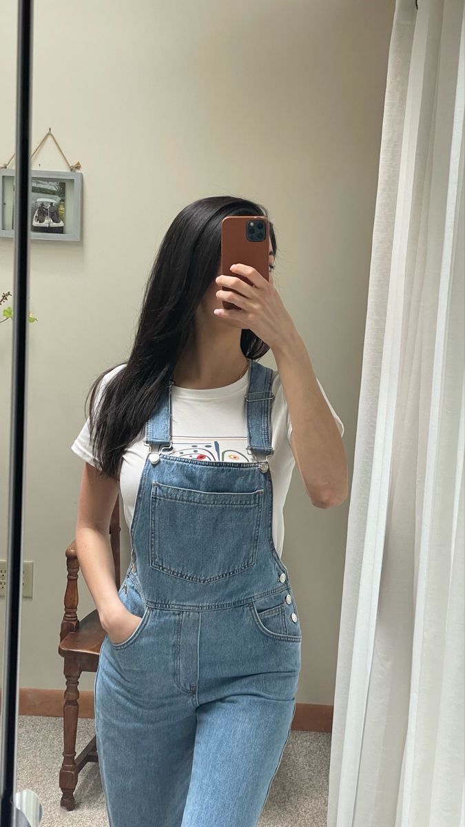 denim, blue, dungarees, overalls Dungarees Outfit Women, Blue Dungarees Outfits, Dungarees Outfits, Dungaree Outfit, Blue Dungarees, Nyc Outfits, Western Clothes, Jean Overalls, Denim Overalls