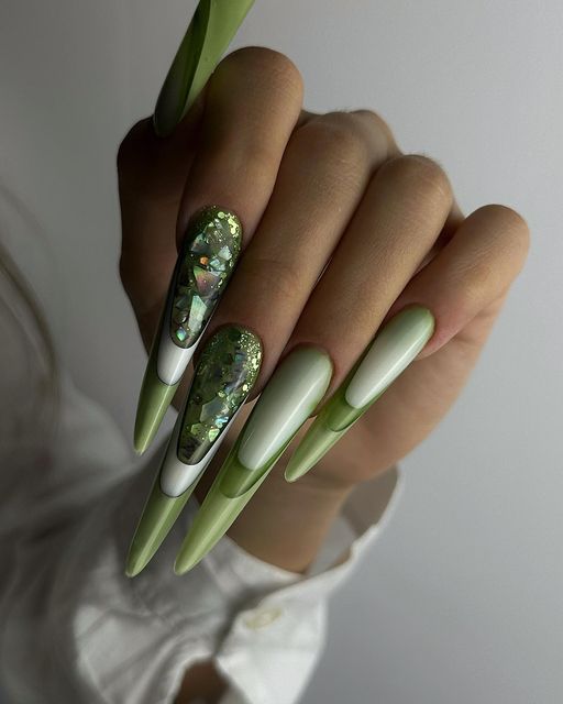 Russian Almond Nails Designs, Green Stiletto Acrylic Nails, Russian Nails Design, Russian Nails, Russian Almond Nails, Green Stiletto Nails Designs, Russian Technique Nails, Green Stelito Nails, Long Russian Almond Nails