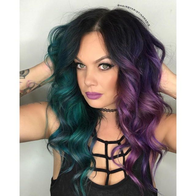 ❥ѴισℓɛттαѲρнɛℓια❥ Rainbow Roots, Purple And Green Hair, Edgy Hair Color, Half And Half Hair, Purple Ombre Hair, Split Dyed Hair, Hair Color Unique, Split Hair, Hair Magazine