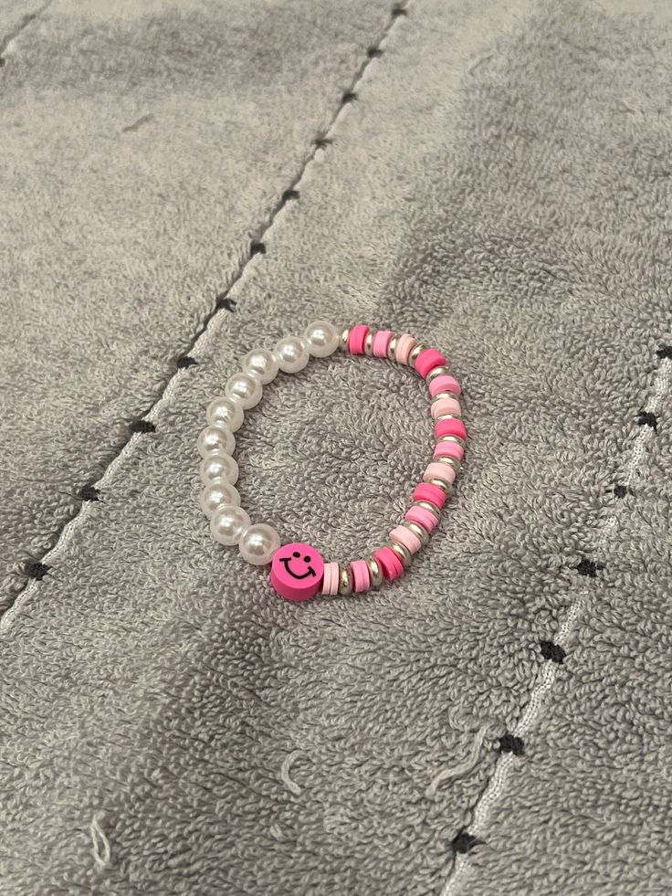 Half & Half Aesthetic/Preppy bracelet 1 side is clear beaded and the other side is a mix of pink shades. Preppy Bracelets, Aesthetic Preppy, Pink Shades, The Other Side, Disneyland, Jewelry Bracelets, Handmade Items, Beaded Bracelets, Shades