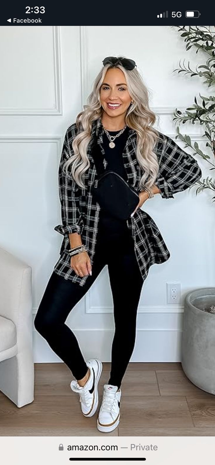 Easy Thanksgiving Outfits Women, Hairdresser Outfit Work Black, Trendy Hairstylist Outfits, Outfits For Hairstylists, Salon Outfits, Hair Stylist Outfit, Stylist Outfit, Hair Appointment, Fall Winter Outfits