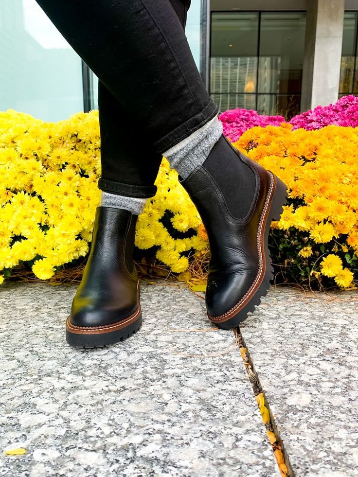 Caslon Chelsea Boot Outfit, Styling Black Ankle Boots, Chelsea Boots Socks, Chelsea Boots And Jeans Outfit, Shiny Black Boots Outfit, Winter Outfits With Chelsea Boots, Black Chelsea Boots Outfit Winter, Plus Size Chelsea Boots Outfit, Chelsea Boots Outfit Women Work