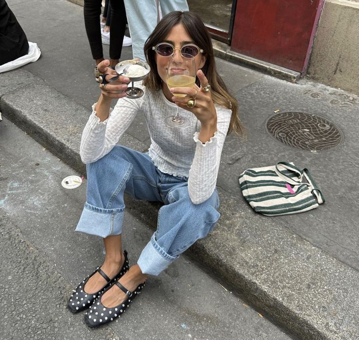 Casual Dinner Outfit Summer, Going Out Outfits Casual, Dinner Outfit Fall, Chica Chola, Dinner Outfit Casual, Ballet Flats Outfit, Latina Outfits, Estilo Indie, Latina Fashion Outfits