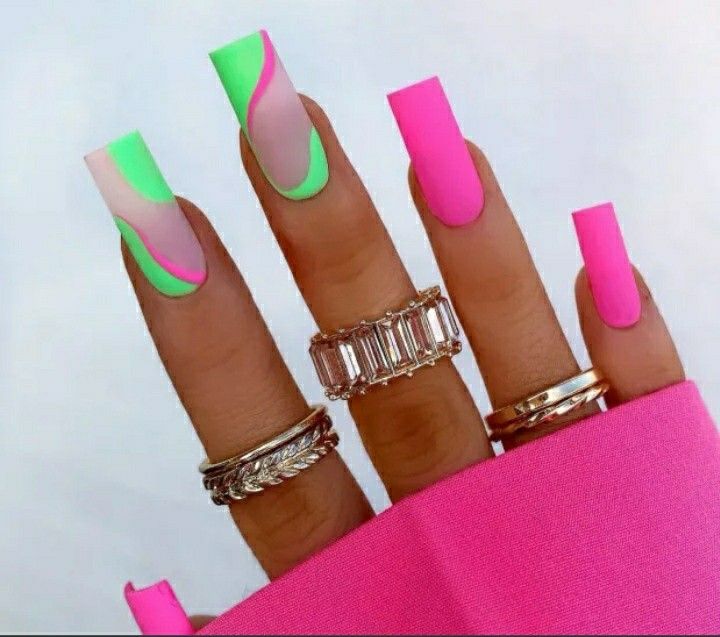 Green Neon Nails, Green And Pink Nails, Summer Nails Neon, Acrylic Nail Designs Coffin, Neon Pink Nails, Neon Nail Designs, Neon Green Nails, Hot Pink Nails, Green Nail Designs