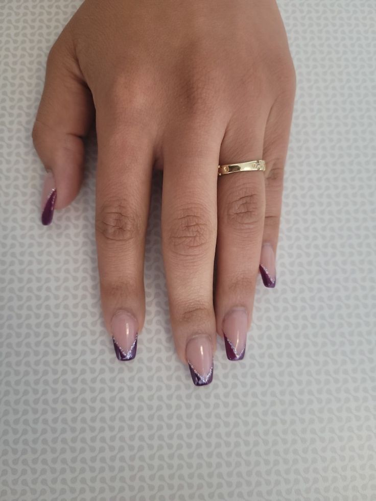 Dark Purple Glitter French Tip Nails, French Nails Purple Tips, Dark Purple Nails French Tip, Dark Purple French Nails, Dark Purple French Tips, Dark Purple And Silver Nails, Dark Purple Acrylic Nails Design, Silver And Purple Nails, Dark Purple French Tip Nails