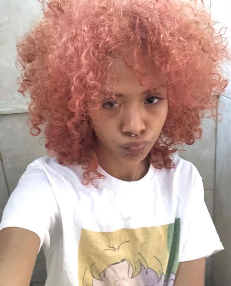 Peachy Hair Color, Pink Peach Hair, Curly Afro Hair, Dyed Curly Hair, Cute Hair Colors, Peach Hair, Faux Locs Hairstyles, Blonde With Pink, Dyed Natural Hair