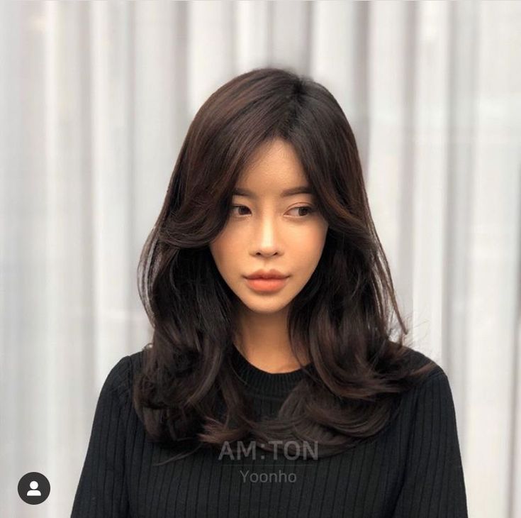 Wavy Blowout Medium Hair, Asian Haircut Mid Length, Korean Perm Mid Length, Asian Hair Perm Medium Lengths, Mid Length Hair Perm, Asian Hair Blowout, Korean Blowout Hair, Mid Length Hair Blowout, Mid Length Blowout