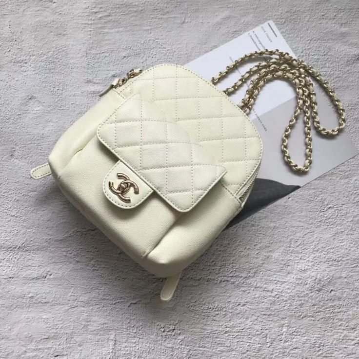 Luxury Mini Backpack, Chanel Mini Backpack, Mini Backpack Aesthetic, Mini Bag Pack, Chanel Bag Outfit, Stylish School Bags, Chanel Backpack, Luxury Bags Collection, Chanel Mini