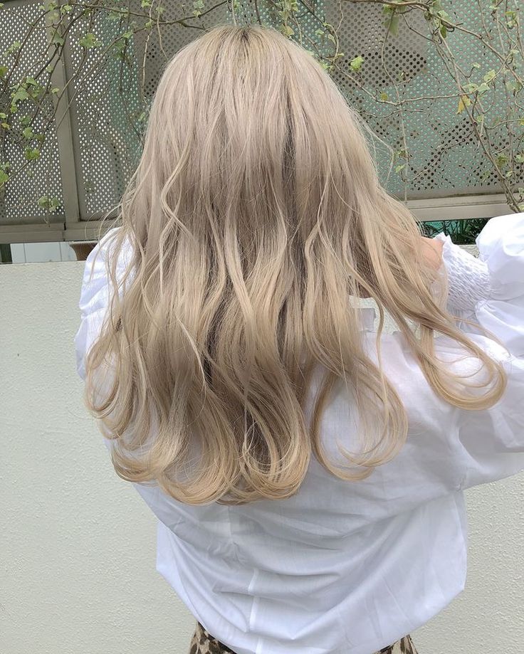 Blonde Hair Korean, Ashy Blonde Hair, Beige Hair, Korean Hair Color, Light Blonde Hair, Ash Blonde Hair, Blonde Hair Inspiration, Blonde Hair Looks, Brown Blonde Hair