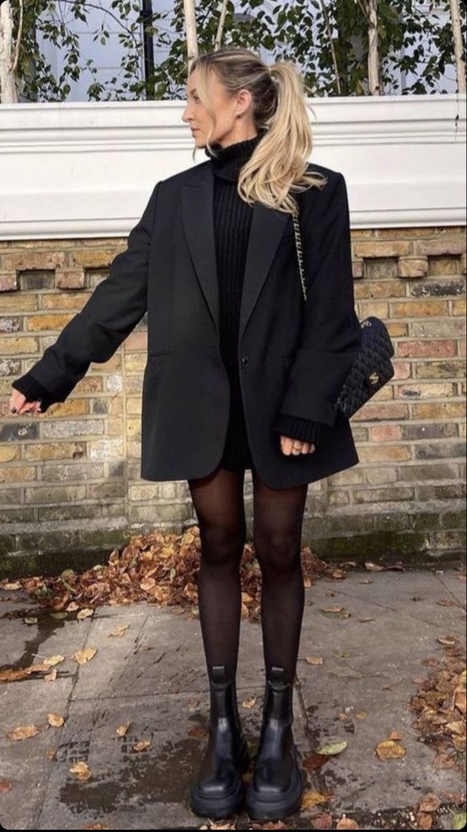 Fall / winter outfit inspiration✨🖤 #affiliate #fashion #blazer #oversized #inspiration #fall #winter #chic #streetstyle Oversized Blazer Outfit, Chique Outfits, Winter Fashion Outfits Casual, Outfit Chic, Cold Outfits, Blazer Outfit, Mode Inspo, Looks Chic, Blazer Outfits