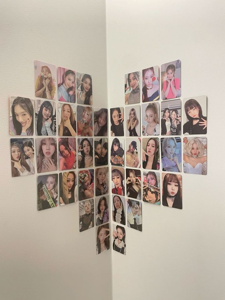 photocard heart Room With Kpop Posters, Kpop Poster Arrangement Ideas, Photocard Heart On Wall, Photocard Room Decor, Kpop Photocards Ideas, Room Decor Kpop Aesthetic, Photocard Display Ideas, Kpop Room Ideas Posters, Kpop Decor Ideas