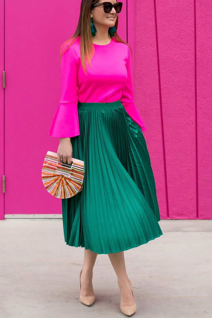 Ted Baker Pink Bell Sleeve Top Fuchsia Outfit, Green Skirt Outfits, Pink Skirt Outfits, Colorful Doors, Satin Pleated Skirt, Rok Outfit, Green Pleated Skirt, Pleated Skirt Outfit, Skirt Diy