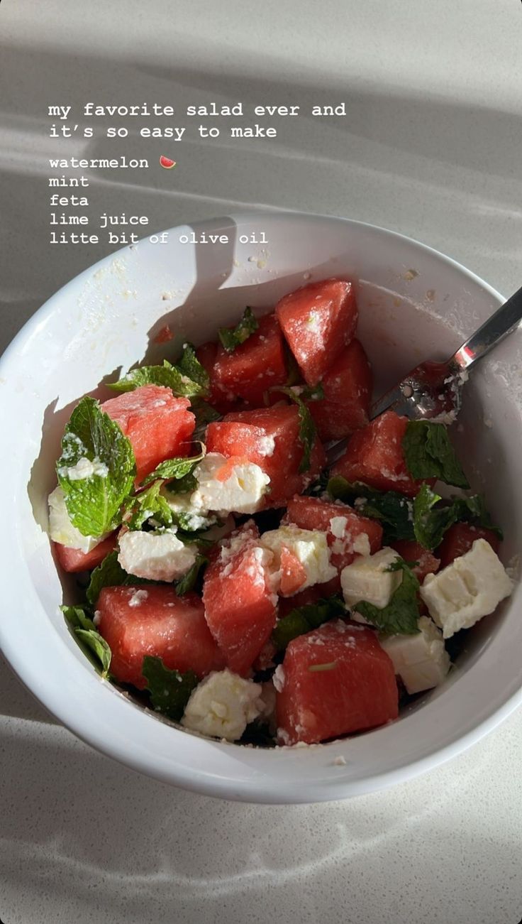 Watermelon salad recipe Hailey Sani, Watermelon Salad Recipes, Watermelon And Feta, Healthy Food Inspiration, Easy Healthy Meal Prep, Watermelon Salad, Healthy Food Motivation, Healthy Lifestyle Food, Healthy Sweets Recipes