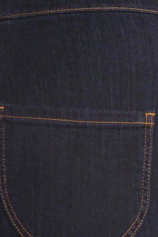 High rise & stretch Skinny fit - go up a size if thighs are bigger Dark blue denim washed Round back pockets Materials: 68% cotton, 9% rayon, 21% polyester, 2% spandex Stretch Jeans With Pockets In Dark Wash, Stretch Denim Jeans With Hip Pockets, Dark Wash Jeans, High Rise, Denim Wash, Blue Denim, Dark Blue, Blue