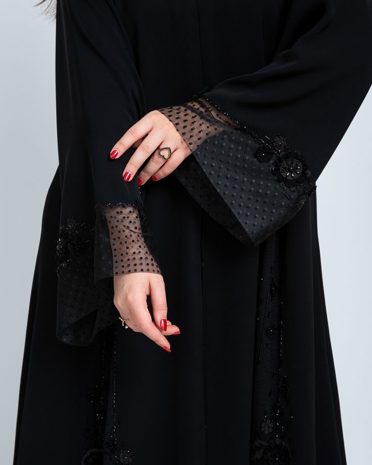 Black Abaya Designs Simple, Burkha Designs, Black Abaya Designs, Orange Eye Makeup, Abaya Designs Latest, Abaya Fashion Dubai, Abaya Black, Trendy Suits, Black Abaya