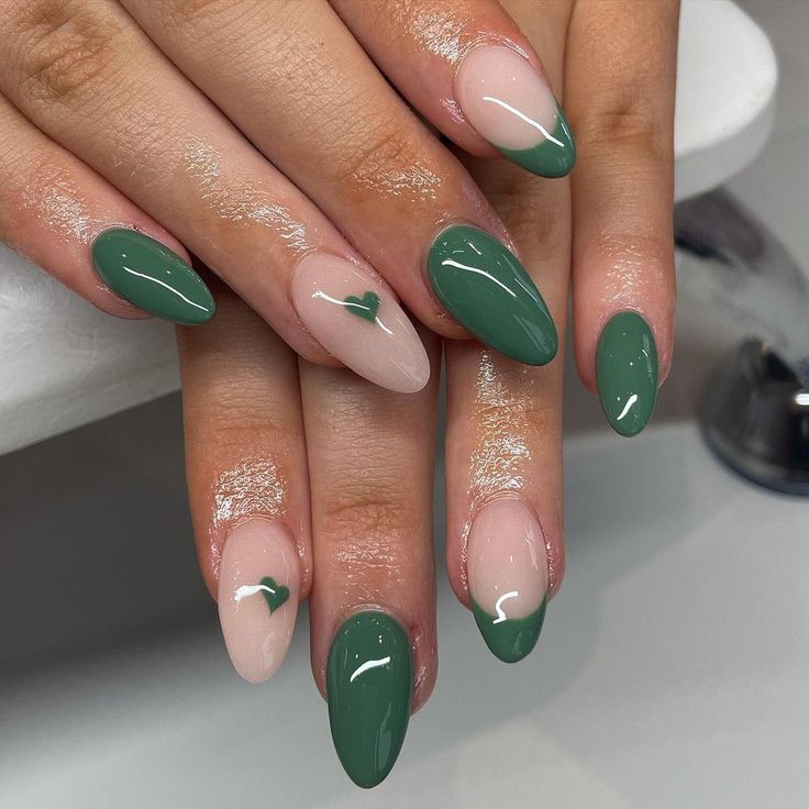 Prom Nails Almond, Valentines Acrylics, Prom Nails Purple, Prom Nails Green, Green Christmas Nail, Do It Yourself Nails, Acrylic Nails Almond Shape, Prom Nails Silver, Green Acrylic Nails