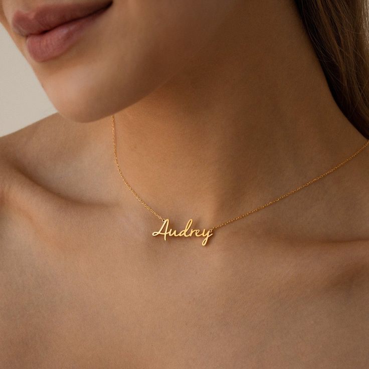 • Material: High-Quality Solid 925 Sterling Silver • Finish: Sterling Silver ∙ 18K Gold ∙ Rose Gold• Dimensions: Depending on your font choice, height sizes range from 3mm to 4mm lowercase SKU: HH-NH02F101 Gold Name Necklaces, Dainty Name Necklace, Classic Nameplate Necklace For Everyday, Classic Everyday Nameplate Necklace, Trendy Personalized Name Necklace For Everyday, Classic Everyday Custom Name Necklaces, Trendy Gold Custom Name Necklace, Trendy Custom Name Gold Necklace, Trendy Personalized Yellow Gold Name Necklace