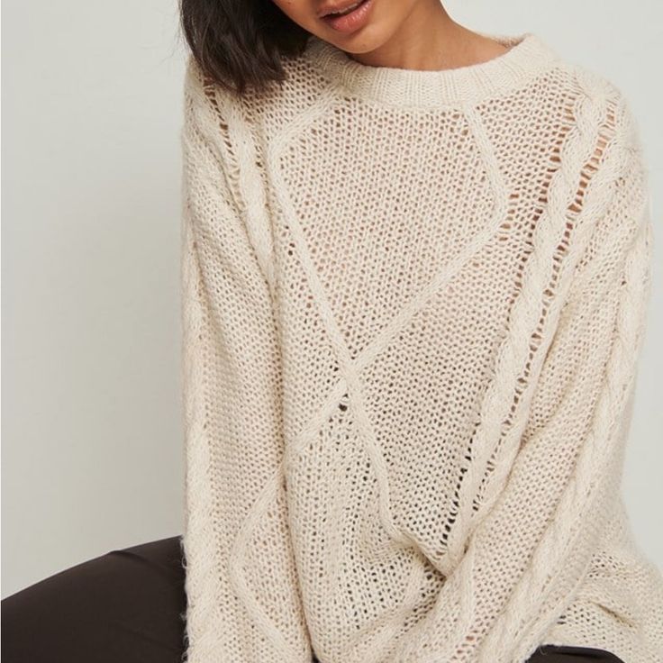 80% Acrylic, 15% Polyamide, 5% Wool. Casual Knit Sweater In Neutral Color, Casual Neutral Knit Sweater, Beige Soft Knit Sweater, Casual Cream Textured Knit Sweater, Soft Knit Beige Sweater, Beige Textured Knit Top For Fall, Cozy Beige Knit Sweater, Beige Textured Knit Sweater, Knit Sweater In Neutral Color