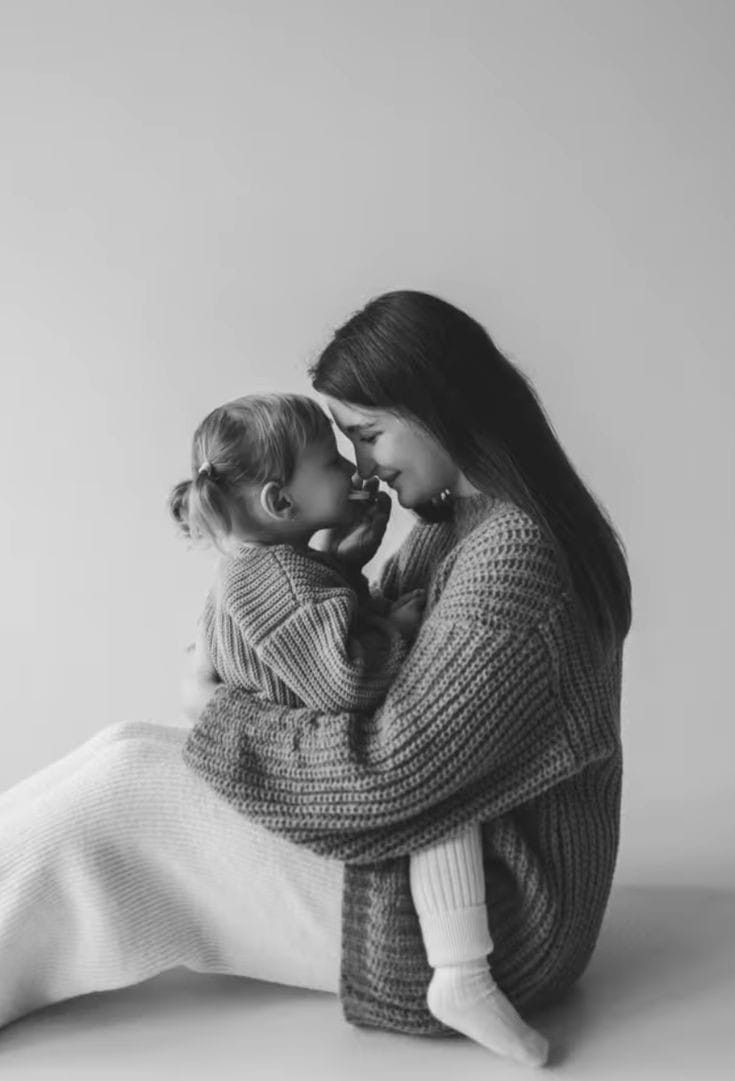 Mommy Daughter Shoot, Mom And Me Indoor Photoshoot, Mommy And Me Self Portrait, Mother’s Day Pictures Studio, Mommy And Daughter Studio Photo Shoot, Family Photo Outfits Studio What To Wear, Mom And Daughter Home Photoshoot, Mama Mini Photoshoot, Mom Portrait Photography