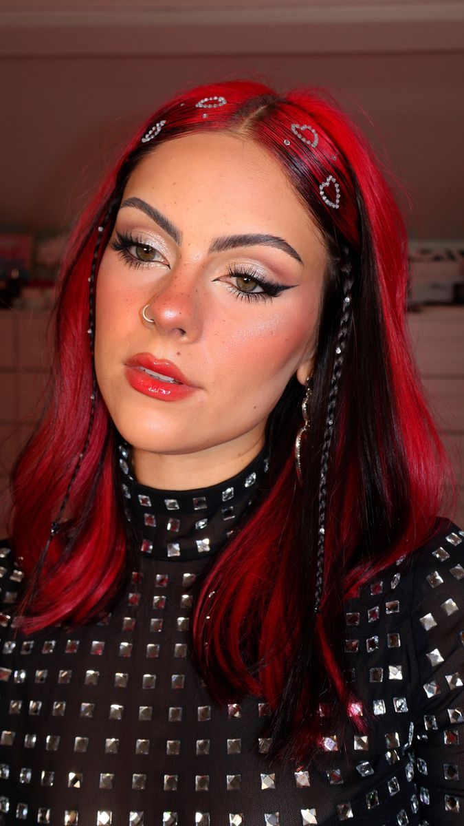 Punk Concert Hair, Sophie Hannah Hairstyles, Sophie Hannah Hair, Easy Rave Hair, Rave Hairstyles, Concert Hair, Hair Stules, Hair Extensions Tutorial, Rock Hair