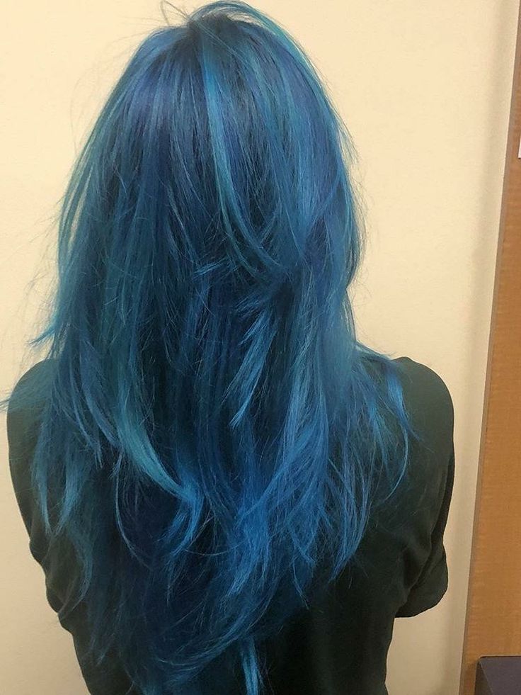 Electric Blue Hair Ombre, Blue Purple And Teal Hair, Blue Dimensional Hair, Cerulean Blue Hair, Grunge Hair Dye Ideas Blue, Ultramarine Blue Hair, Mid Length Blue Hair, Light Blue And Dark Blue Hair, Blue Multicolor Hair