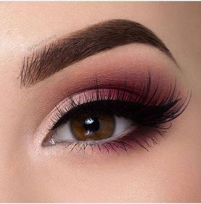 Machiaj Smokey Eyes, Zendaya Makeup, Smokey Eyes Tutorial, Teknik Makeup, Burgundy Makeup, Pageant Makeup, Make Up Designs, Mekap Mata, Dark Eye Makeup