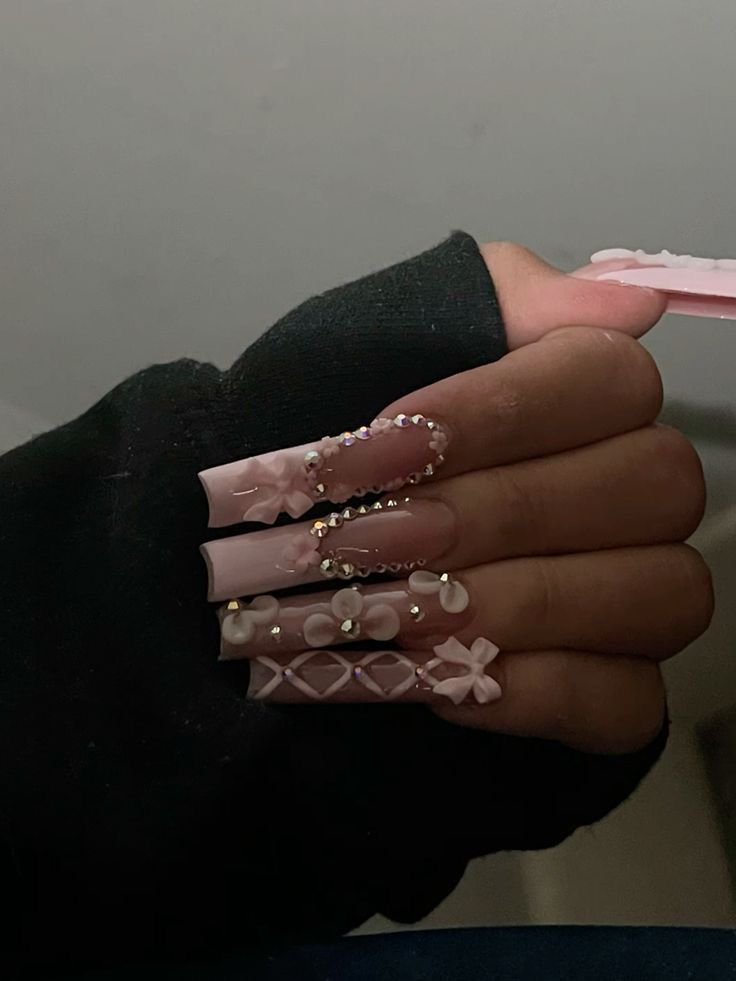 New Years Inspo Nails, Nails Acrylic Baddie Long, 18th Birthday Nail Ideas Acrylic, Long Baddie Nails Acrylic, Nails Acrylic Coffin Long Baddie, Beginner Nails Design, Long Nail Aesthetic, Long Acrylic Nails Designs Ideas Baddie, Cute Nails Baddie