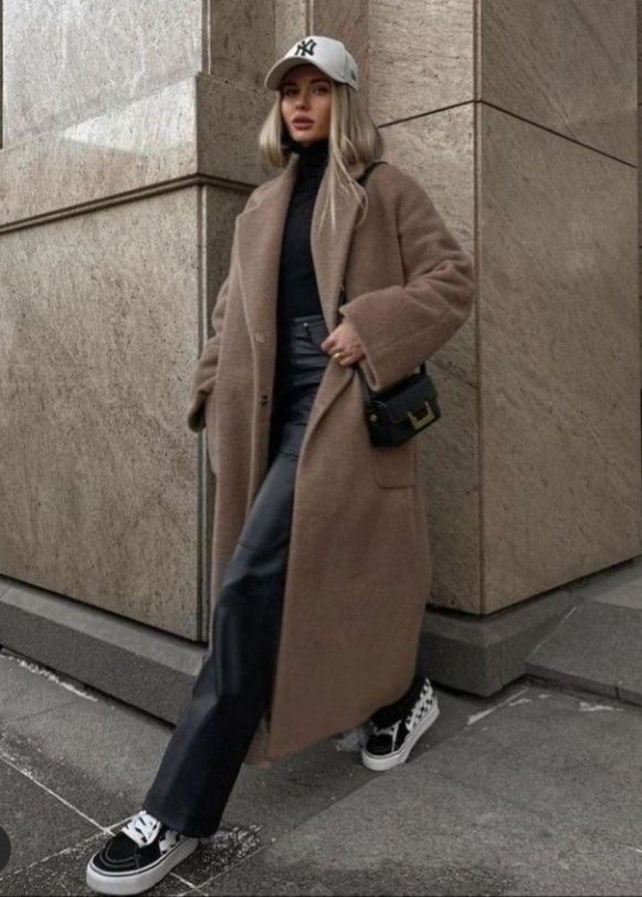 Camel Coat Outfit Winter Style, New Era Outfit, Brown Coat Outfit, Coat Outfit Casual, Camel Coat Outfit, Winter Coat Outfits, Cold Fashion, New York Outfits, Winter Fashion Outfits Casual