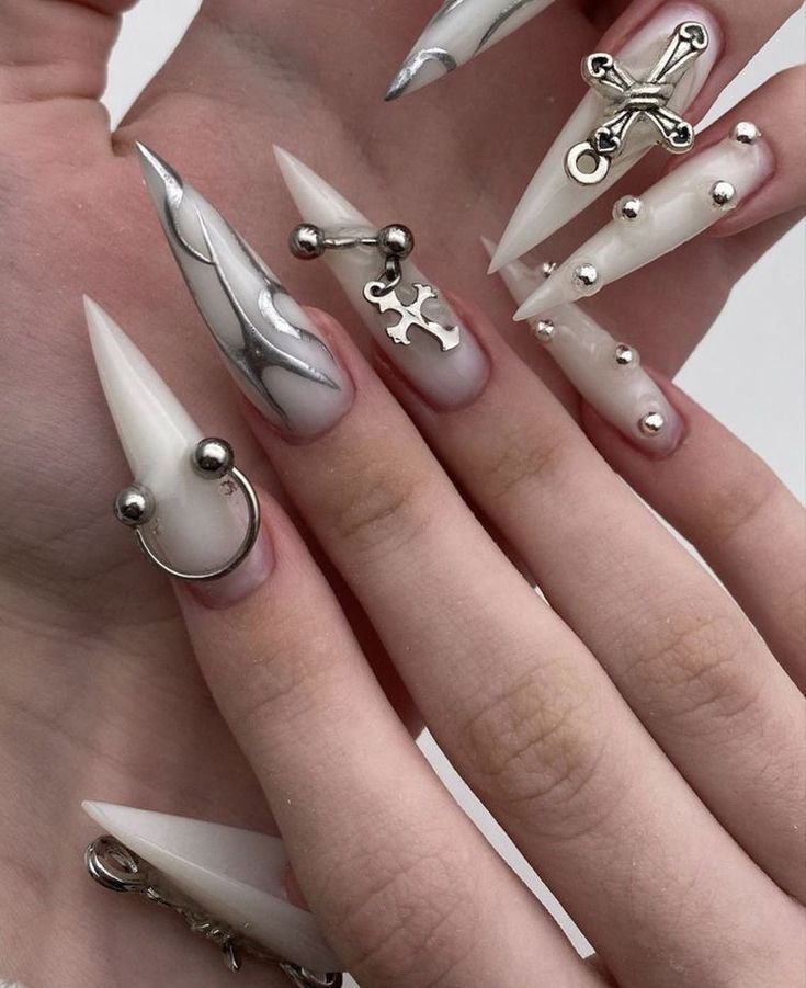 Nail Piercing, Punk Nails, Gothic Nails, Stylish Nails Designs, Edgy Nails, Goth Nails, Grunge Nails, Stiletto Nails Designs, Glow Nails