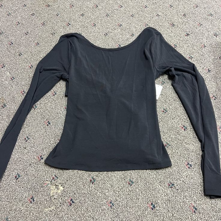 Never Worn! Trendy Stretch Tops By Gap, Trendy Stretch Tops From Gap, Gap Fitted Tops For Fall, Fitted Gap Tops, Gap Tops For Spring, Fitted Casual Tops From Gap, Gap Fitted Long Sleeve Tops, Spring Stretch Tops By Gap, Spring Black Tops By Gap