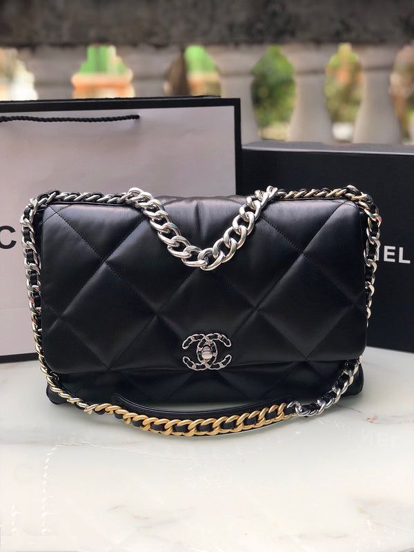 Size: Standard Size It comes with Dust box, Care manual, Tag, and Paper bag. Evening Clutch Bag, Chanel Boy Bag, Qatar, Sling Bag, Paris France, Chanel Bag, Evening Bags, Mini Bag, Switzerland