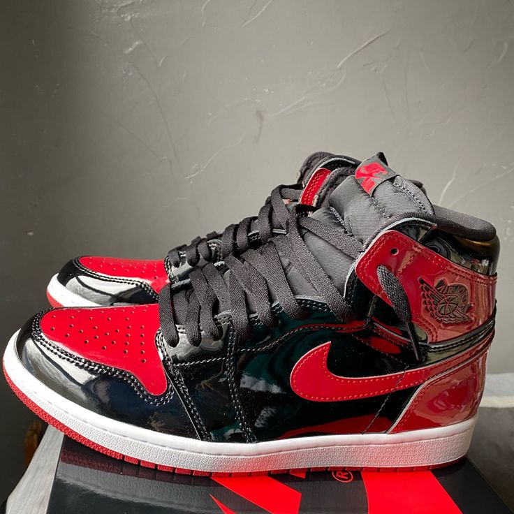 Brand New Bred Patent Leather Jordan 1 Excellent Condition Size10. Patent Bred 1s Outfit, Bred Outfits, Jordan Shoes Wallpaper, Kawaii Logo, Jordan Bred, Shoes Jordan 1, Nle Choppa, Shoes Wallpaper, Emma Myers