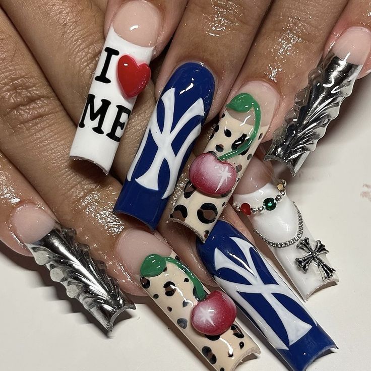 ig: nailzbydianita Y2k Nails Birthday, Los Angeles Nails Design, Graffiti Nail Art Design, New York Yankees Nails, Ny Nails Design, Nails With Text, Y2k Birthday Nails, Nyc Nails Designs, Yankee Nails