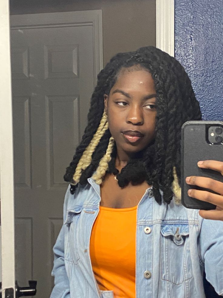 Mid Length Marley Twists, Marley Twist Hairstyles Short, Marley Twists Short, Black Easy Hairstyles, Short Marley Twists, Marley Twist Hairstyles, Marley Twist, Skunk Stripe, Short Twists