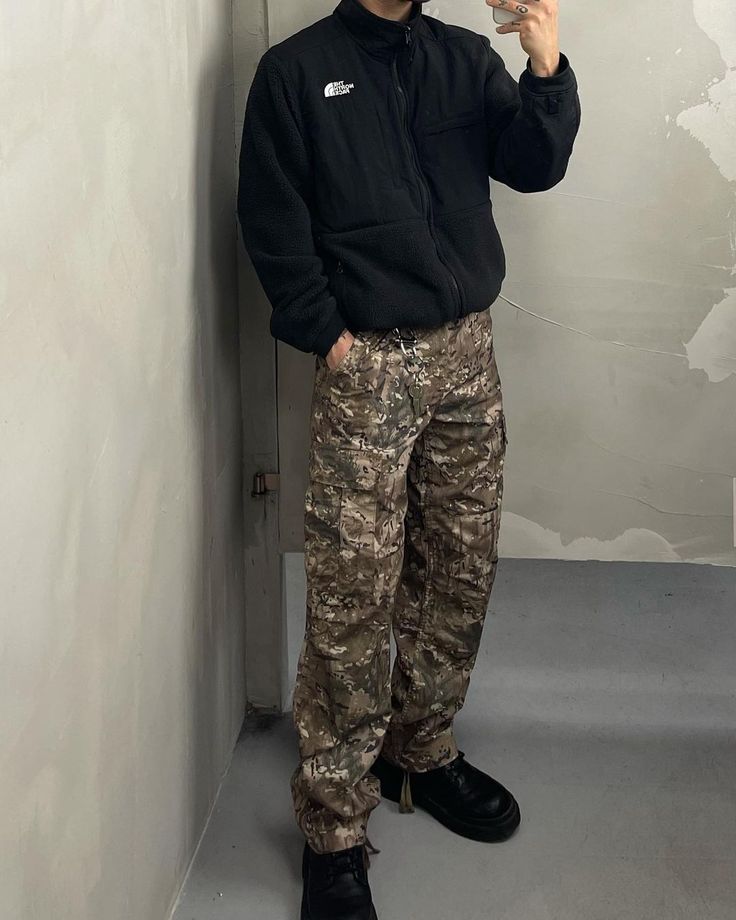 Camo Sneakers Outfit, Camo Street Style, Drip Clothes, Camo Sneakers, Outfits Stylish, Camo Outfits, Black Men Street Fashion, Men Street Fashion, Art Factory