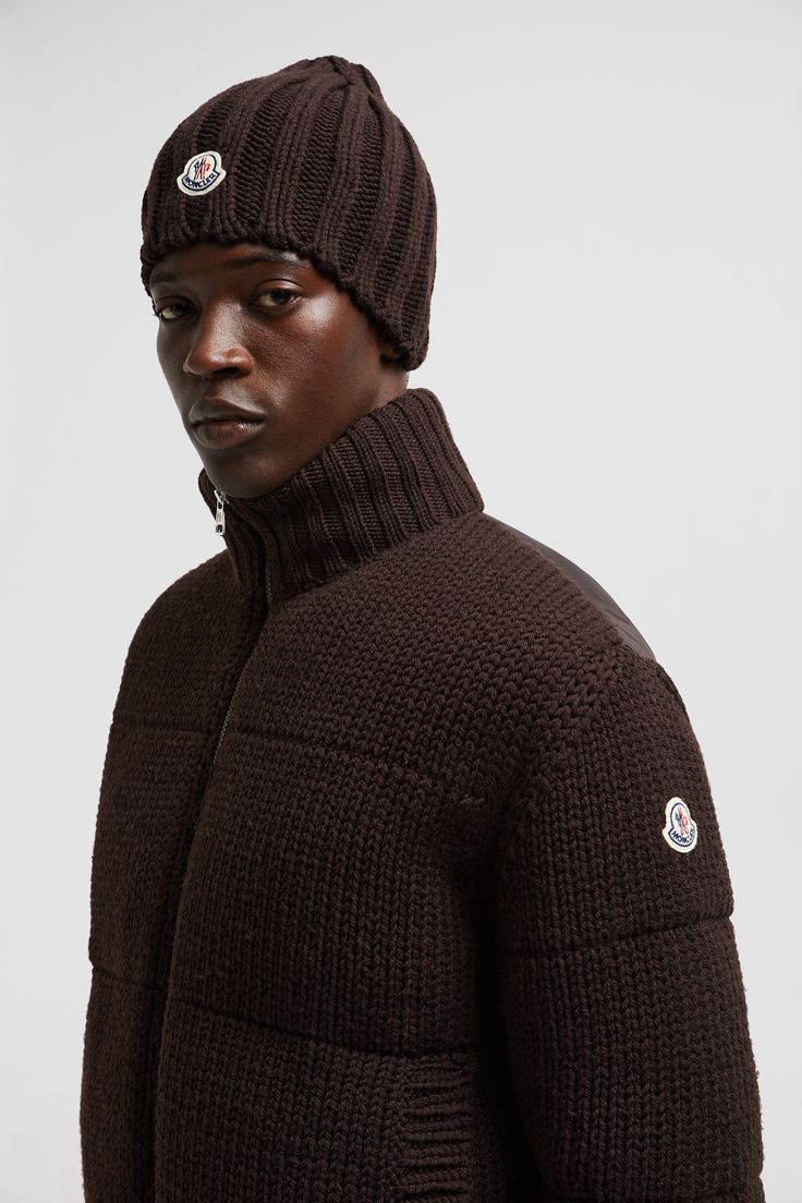 An essential in a cold weather wardrobe, this beanie is crafted from the softest wool. The heavy knit moves seamlessly from the city to the chalet. Beanies For Men, Personalized Jacket, Summer Gifts, Cardigan Shirt, Heavy Knit, Wool Beanie, Outerwear Outfit, Ski Pants, Fall Jackets