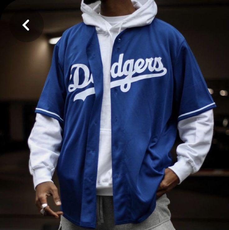 Dodgers Outfit, Casual Fashion Trends, Casual Shorts Men, Black Men Street Fashion, Men Street Fashion, Street Style Outfits Men, Street Fashion Men Streetwear, Jersey Outfit, To Get