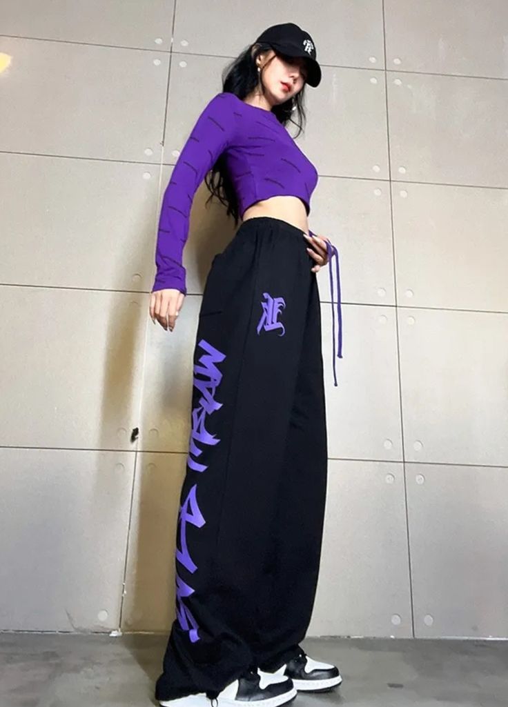 Purple Hip Hop Outfits, Black And Purple Outfit Streetwear, Street Dance Outfit Hip Hop, Hiphop Style Outfits, Black And Purple Outfit, Hiphop Dance Outfit, Street Dance Outfit, Streetwear Jogging, Hip Hop Dance Outfits