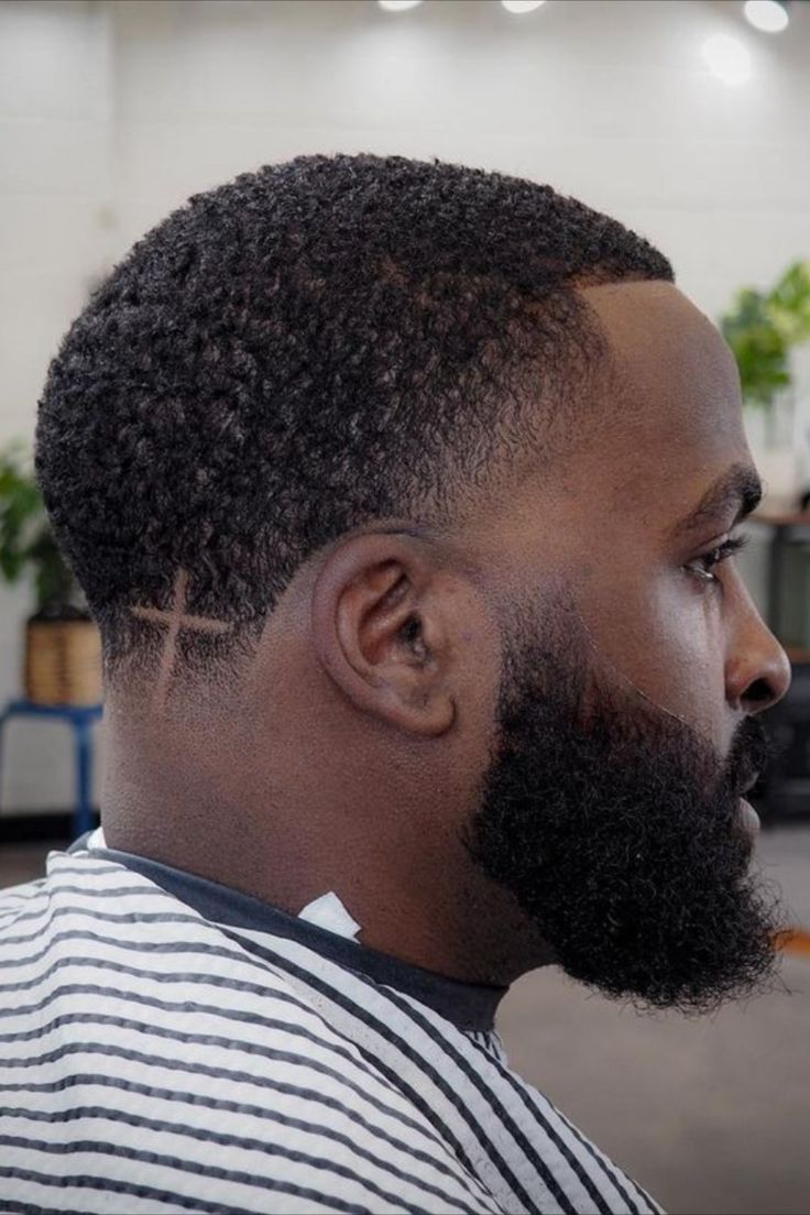 Fade Haircut With Beard, Afro Hair Woman, Black Man Haircut Fade, Temp Fade Haircut, Taper Fade Short Hair, Waves Hairstyle Men, Black Men Beard Styles, Boys Haircut Styles, Men Fade Haircut Short