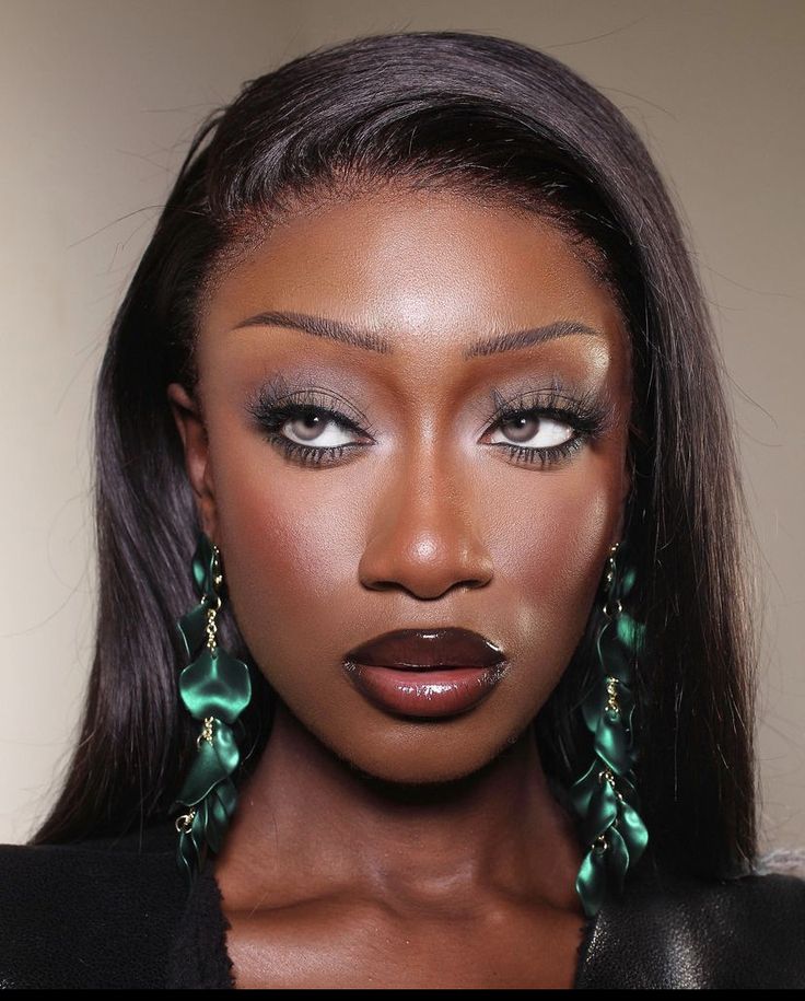 Editorial Makeup Dark Skin, Vintage Makeup Looks Black Women, Simple And Cute Makeup Looks, 90s Make Up Black Women, 1970s Makeup Black Women, 70s Black Women Makeup, 60s Makeup Black Women, 90s Black Makeup, 80s Makeup Black Women