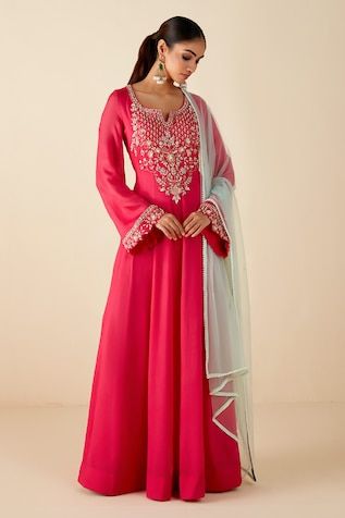 Pink georgette crepe anarkali with floral hand embroidery. Comes with a dupatta. - Aza Fashions Floral Anarkali, Anarkali With Dupatta, Floral Hand Embroidery, Western Gown, Indo Western Gown, Embroidered Anarkali, Set Saree, Drape Saree, Sharara Set