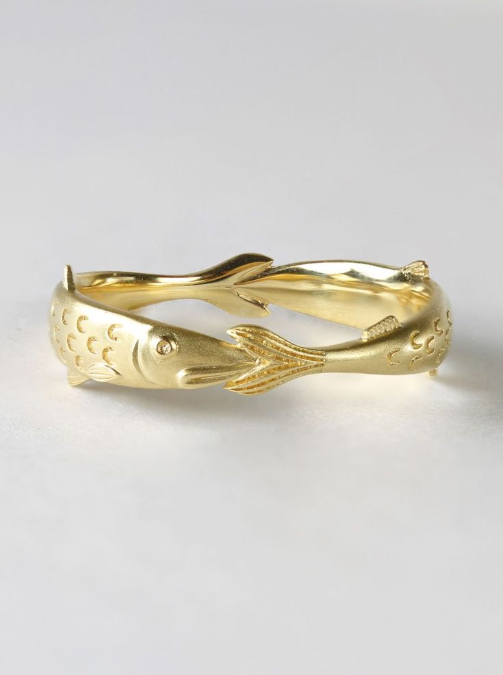 Pisces Ring 18K Yellow Gold Fish Fins, Herring Fish, Pisces Ring, Rain Jewelry, Ring Size Chart, G Ring, Fish Ring, Ocean Inspired Jewelry, Mermaid Ring