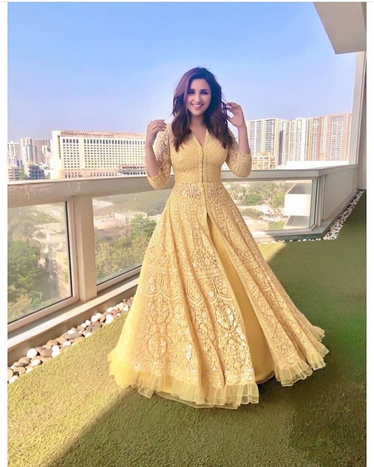 Beauty!! ❤️🧡💛💚💙💕❣️💜💞💓💗💖💘💝❤️💞🧡🧡💗💚💖 Plus Size Traditional Dresses Indian, Plus Size Ethnic Wear Indian, One Piece Dress Indian Style, भारतीय दुल्हन संबंधी, डिजाइनर कपड़े, Long Gown Dress, Chique Outfits, Beautiful Pakistani Dresses, Salwar Kamiz