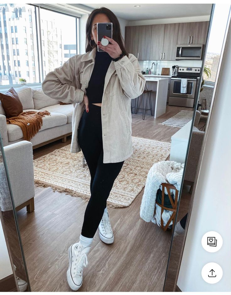 White High Top Converse Outfit, Converse Platform Outfit, Converse Outfit Winter, High Top Converse Outfit, Converse Outfit Fall, Ootd Leggings, Converse Haute, Leggings And Converse, High Tops Outfit