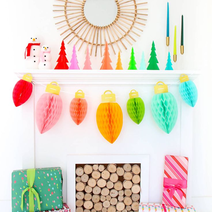 kailo-chic-christmas-light-bulb-honeycomb-set-holiday-lightbulb Bright Cocktails, Bright Christmas Decor, Salon Christmas, Christmas Whimsy, Holidays 2023, Winter Market, Rainbow Christmas, Christmas Fairy Lights, Girly Christmas