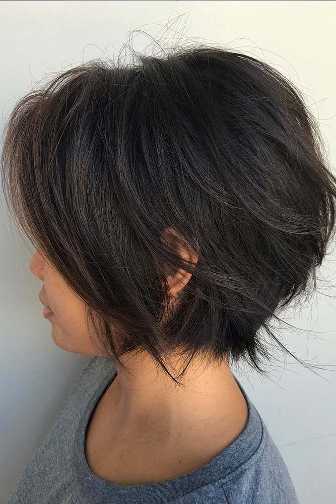 Feathered Bob Kort Bob, Trendy Bob, Choppy Bob Haircuts, Textured Haircut, Layered Bob Haircuts, Choppy Bob Hairstyles, Modern Haircuts, Layered Bob Hairstyles, Natural Wavy Hair