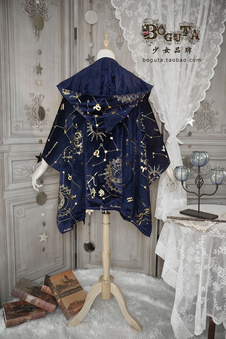 Fancy Wizard Robes, Dark Wizard Aesthetic Outfit, Modern Day Wizard Outfit, Wizard Aesthetic Fashion Male, Celestial Clothes Men, Star Pattern Clothes, Wizard Outfit Dnd, Astrology Outfits Aesthetic, Wizard Outfit Aesthetic