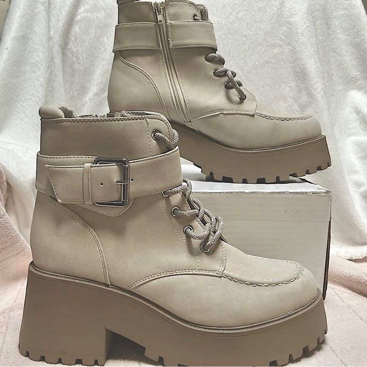 Nwot Canon Combat Boots Spring Beige Lace-up Platform Boots, Spring Platform Boots With Buckle Closure And Round Toe, Casual Platform Boots With Buckle Closure And Round Toe, Spring Chunky Platform Lace-up Boots With Round Toe, Casual Platform Boots With Buckle Closure, Casual High Ankle Lace-up Boots With Buckle, Spring Martin Boots With Buckle Closure And Round Toe, Spring Combat Boots With Chunky Platform And Round Toe, Beige Platform Lace-up Boots For Spring